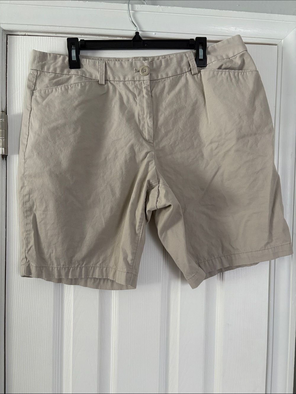 LOFT Curvy Khaki Bermuda Shorts Women's Size 16 100% Cotton 9.5" Inseam